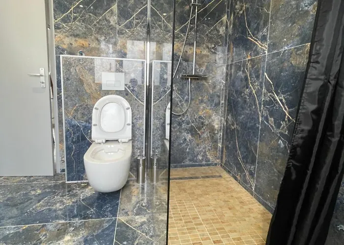 Agreable Maison De A 500 Metres De La Cite * קרקסון