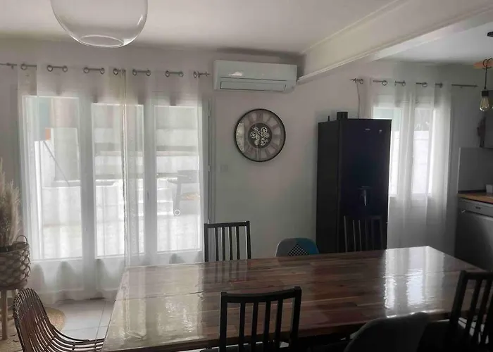 Agreable Maison De A 500 Metres De La Cite