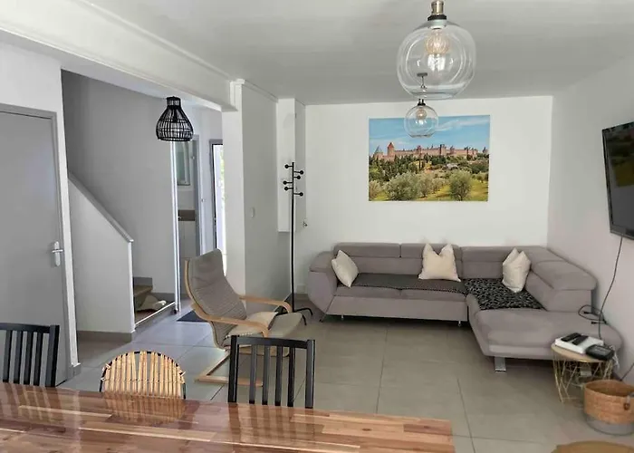 Agreable Maison De A 500 Metres De La Cite בית נופש *