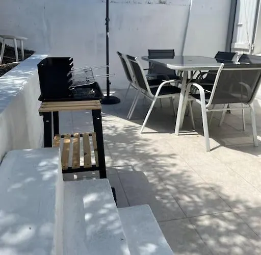 Agreable Maison De A 500 Metres De La Cite בית נופש *