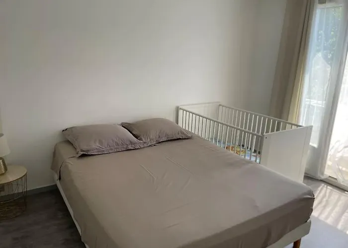 בית נופש Agreable Maison De A 500 Metres De La Cite קרקסון