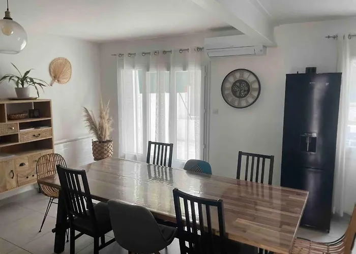 Agreable Maison De A 500 Metres De La Cite * קרקסון